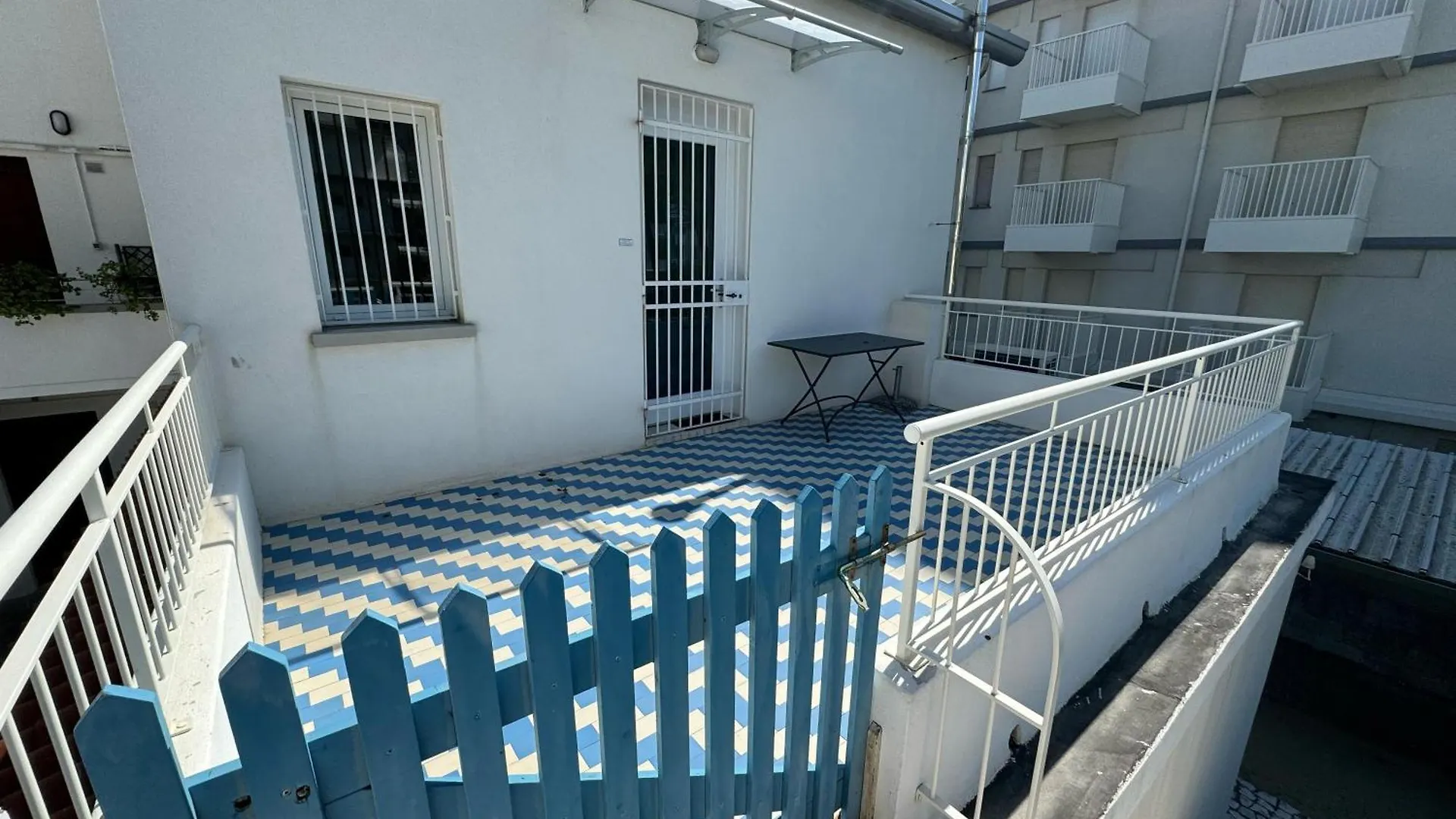 Lägenhet App4Rent Villa Zanetti - Appartamenti Con Spiaggia Privata Frontemare Lido di Jesolo